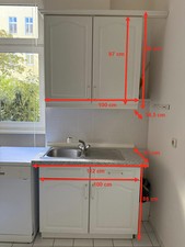 Küchenschränke weiß, Küchenplatte marmoriert, Einbauspüle, Spülmaschine optional