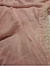 Rosa Chiffon mit Spitze (Betthimmel)	1,90 × 1,38 m	Chiffon + Spitze	vernäht	Baby