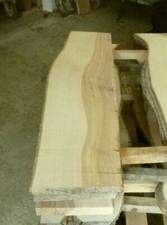 Olivesche Holz Esche Bohlen