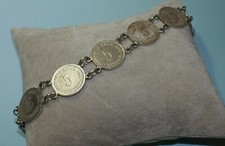 Armband aus alten Münzen