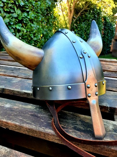 Nasalhelm mit hörnern - mit, in