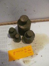 4 rostige Gewichte f