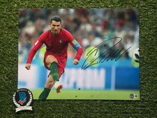 CRISTIANO RONALDO SIGNED PHOTO