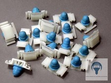 15x Zierleistenklammern