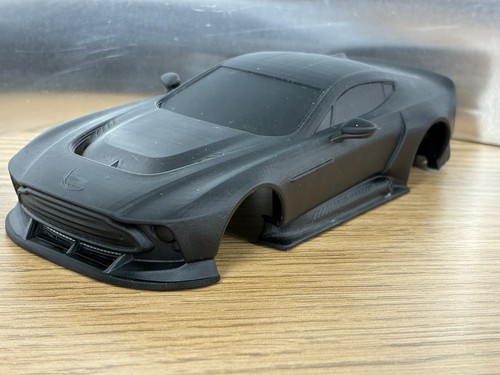 Aston martin victor - 1/32,