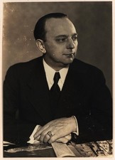 Angenendt, Herrenporträt. Original-Porträtfotografie.