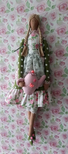 Tilda stoffpuppe mit teekanne - stoffpuppe,