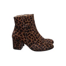 Angulus, Stiefeletten