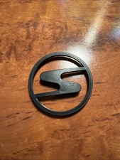 Emblem "S" Motorhaube IFA Trabant 601 1.1 Sachsenring Schriftzug