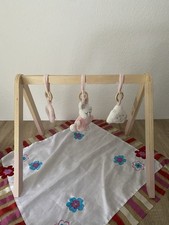Little Holz Baby Gym Spieltrapez mit Stoff Anhängern