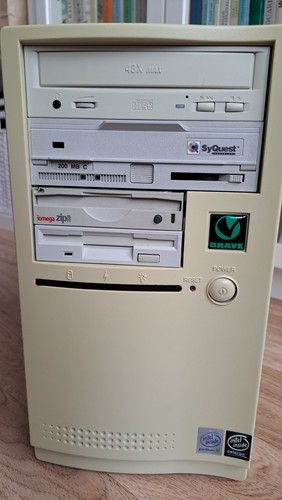 Retro dos gaming computer - gaming,