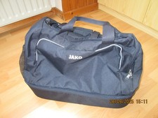 grosse Sporttasche mit Bodenfach blau von Jako-O