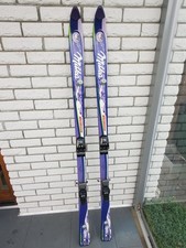 Deko-Ski mit Milka-Motiv