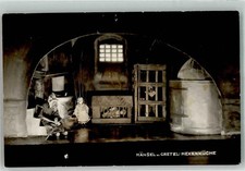 39986421 - Marionetten Hexenkueche Reissnagelloecher Haensel und Gretel