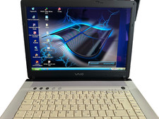 Sony VAIO VGN-FS215M 15" Notebook – Windows XP – Retro – mit Netzteil