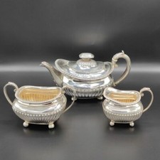 Dreiteiliges Teeset in