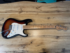 FENDER Player Stratocaster MN