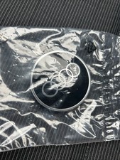Originalverpackte Audi Embleme