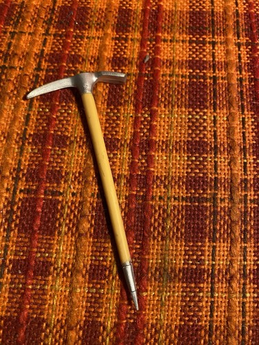 Vintage miniatur eispickel aus - vintage, miniatur-eispickel