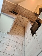 Küche komplett mit Elektrogeräten