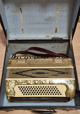 Akkordeon Meinel & Herold 4 Register mit Piano-Tasten 90 Bass - Knöpfen