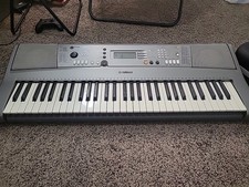 Yamaha PSR E303 Keyboard Piano