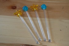 VIER Muschel Cocktail Rührstäbchen aus hochwertigem Acryl - gelb und blau