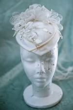 Fascinator Headpiece Gut Damen Hochzeit Weiß True Vintage Theater Fasching