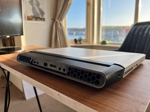 Alienware area 51m - area,