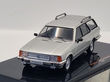 IXO Models CLC455 Ford Granada MKII Turnier 2.8i Ghia silber 1982 Maßstab 1:43 