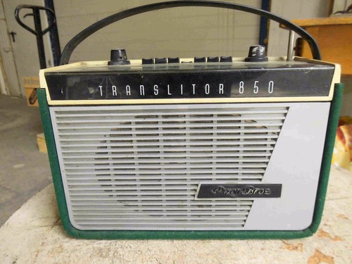 Altes kofferradio mit marke - kofferradio,