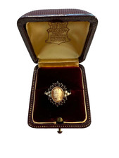 Ring mit Granat Muschel Kamee
