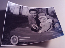 Altes Foto kleines Kind mit