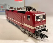 Märklin 3743 E-Lok BR 243 der DR rot m. weißem Streifen Betr.Nr. 243 897-6 gebr.