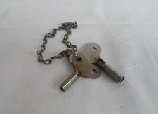 2 Stück originale Aufziehschlüssel zum Aufziehen von DDR Spielzeug 3 und 4 mm.