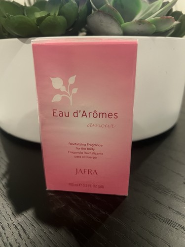 Jafra - , Í