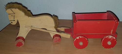 Holzpferd mit wagen - mit,