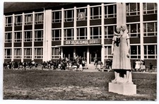 Ak Eisenhüttenstadt erste sozialistische Stadt Schule IV 1963 Denkmal