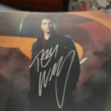 TOM WELLING SIGNED 11X14 PHOTO