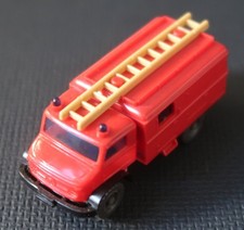 WIKING - MB Unimog Feuerwehr Löschfahrzeug (gelbe Leiter)  (Modellauto H0 1:87)