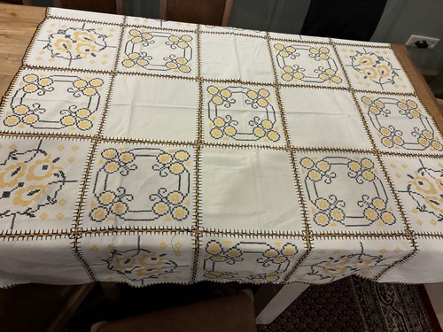 Vintage gestickte tischdecke - vintage,