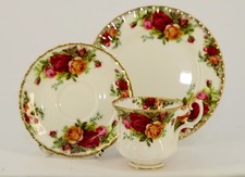 Royal Albert OLD COUNTRY ROSES England Kaffeegedeck Tasse Untertasse Teller