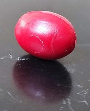 Rotes Ei vom Eierlaufschlumpf