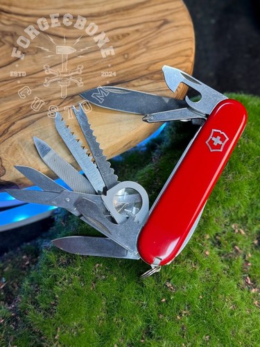 Victorinox champion red - victorinox,