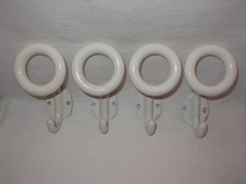 4 x EMAILLE KLEIDER HAKEN WAND AUFHÄNGER WEIß RINGE ALT METALL 1970'er VINTAGE O