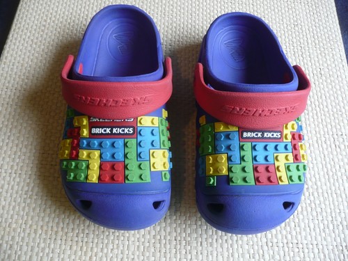 KINDER-SKECHERS-CROCS