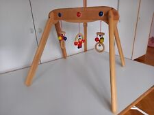Holz Baby Spielbogen von Selecta Musina für die Krabbeldecke