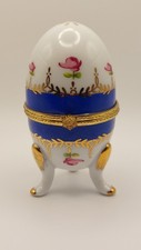 Exquisite Porzellan-Ei-Schatulle auf Füßen