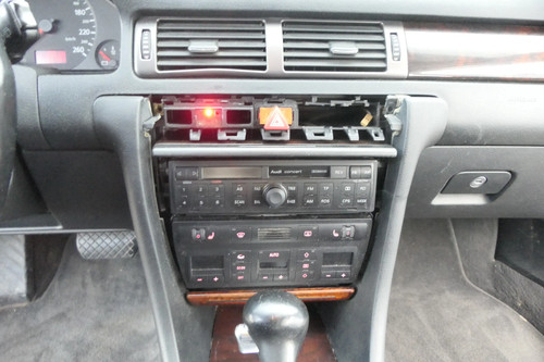 Verkleidung klappe - 4b,