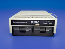 #SE1291# RETRO Commodore CBM 8050 Diskettenlaufwerk Dualfloppy PC Klassiker RAR